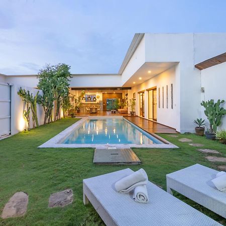 Villa Nuga By Dreamawaybali Seminyak Exterior foto