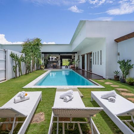 Villa Nuga By Dreamawaybali Seminyak Exterior foto